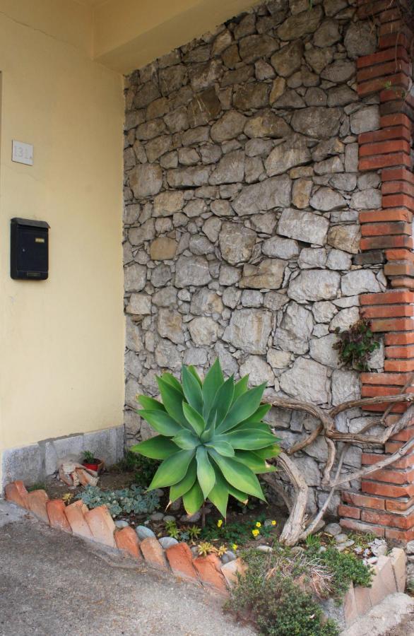 Bed & Breakfast Lighea Giardini Naxos Exterior photo
